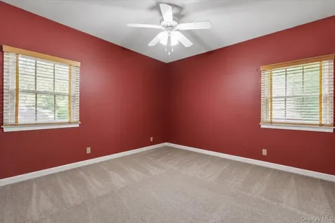 96 Plainview Road Woodbury NY 11797