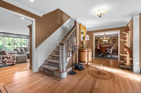 96 Plainview Road Woodbury NY 11797