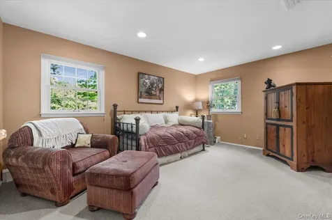 96 Plainview Road Woodbury NY 11797