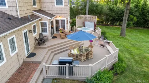 96 Plainview Road Woodbury NY 11797