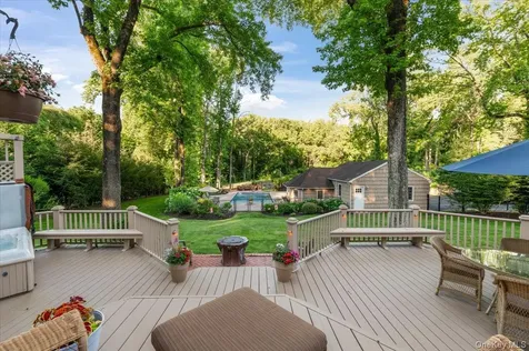 96 Plainview Road Woodbury NY 11797