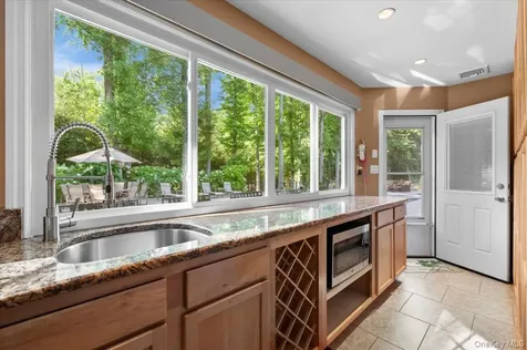 96 Plainview Road Woodbury NY 11797