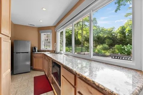 96 Plainview Road Woodbury NY 11797