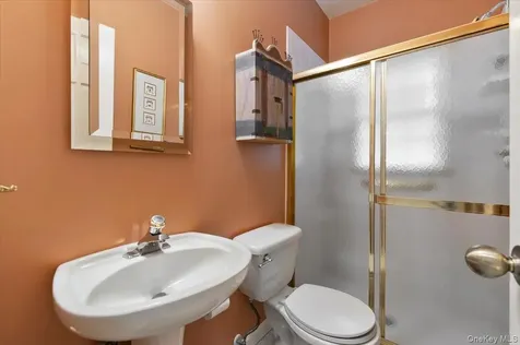 96 Plainview Road Woodbury NY 11797