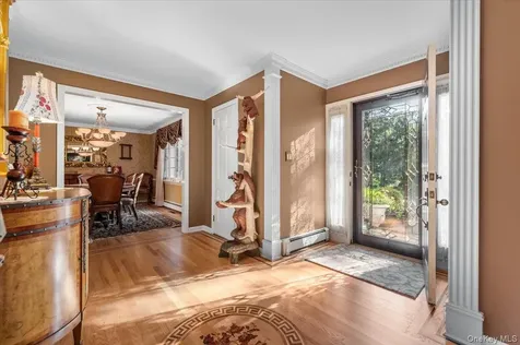 96 Plainview Road Woodbury NY 11797