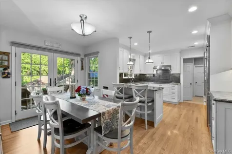 96 Plainview Road Woodbury NY 11797