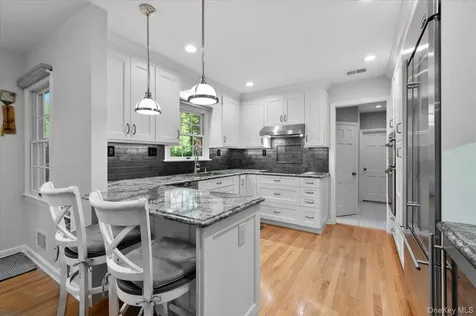 96 Plainview Road Woodbury NY 11797
