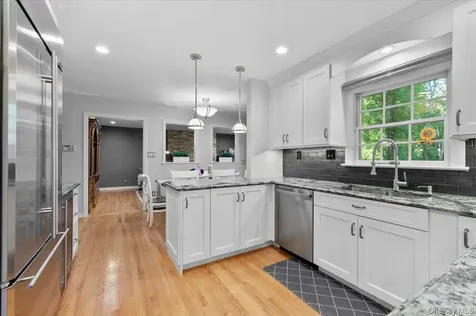 96 Plainview Road Woodbury NY 11797