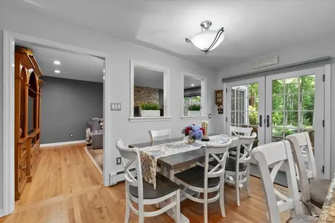96 Plainview Road Woodbury NY 11797