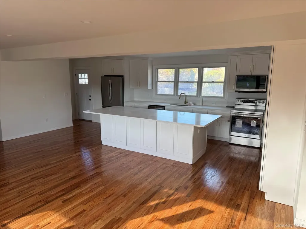 751 Centerwood Street West Babylon NY 11704