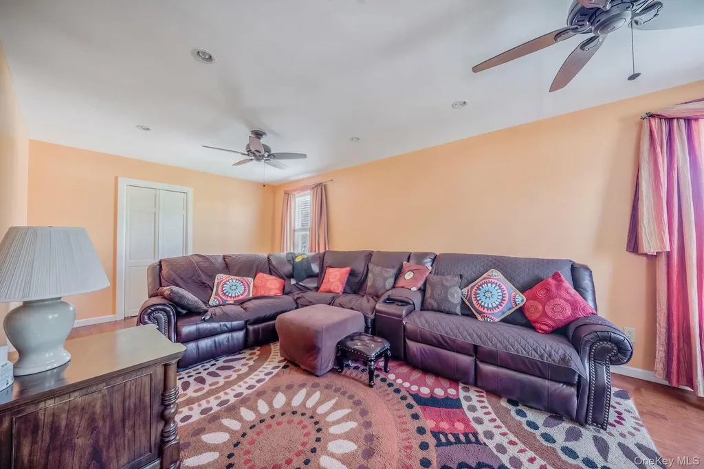 12-52 Bay Park Place Bayswater NY 11691