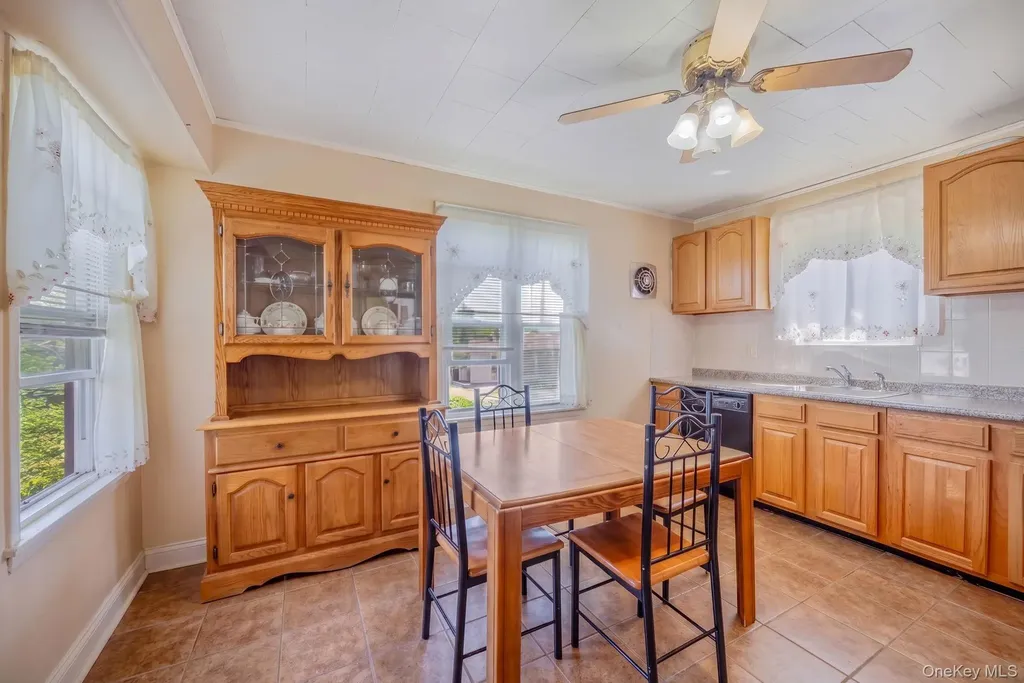 12-52 Bay Park Place Bayswater NY 11691