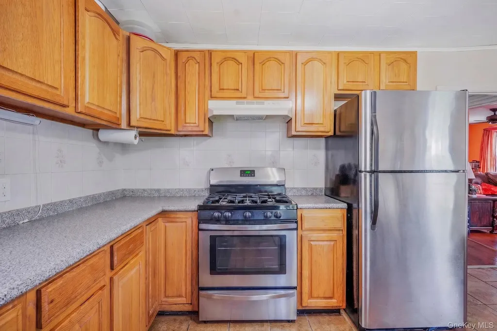 12-52 Bay Park Place Bayswater NY 11691