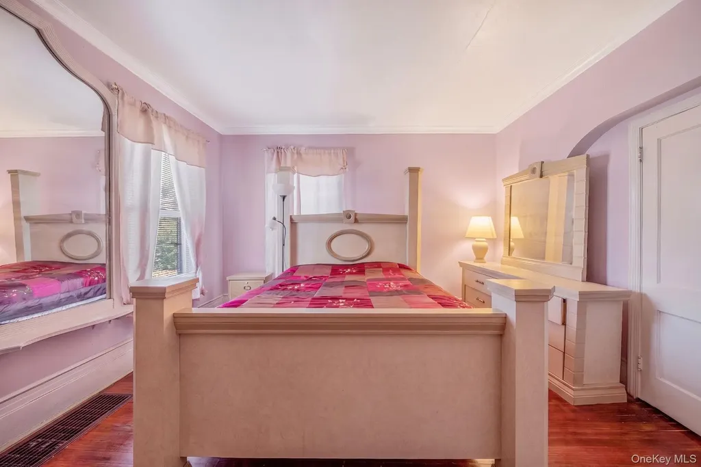 12-52 Bay Park Place Bayswater NY 11691