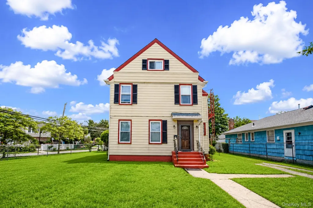 12-52 Bay Park Place Bayswater NY 11691