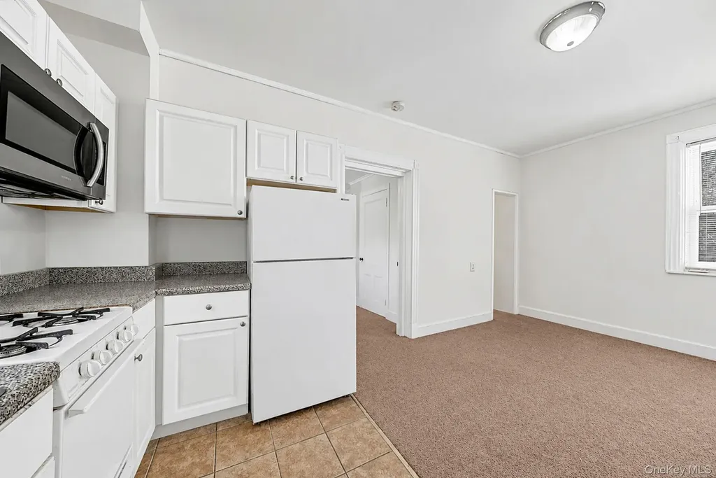 12-52 Bay Park Place Bayswater NY 11691