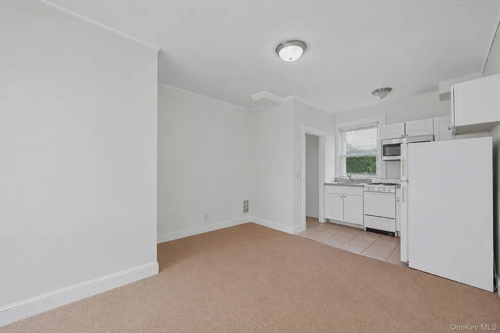 12-52 Bay Park Place Bayswater NY 11691