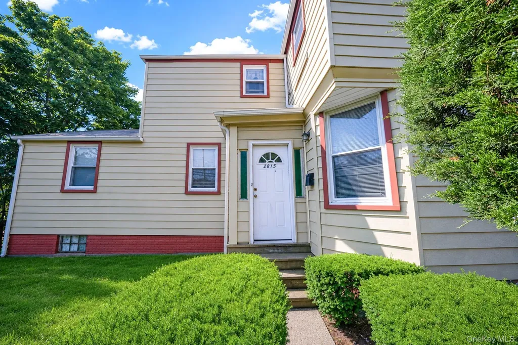 12-52 Bay Park Place Bayswater NY 11691