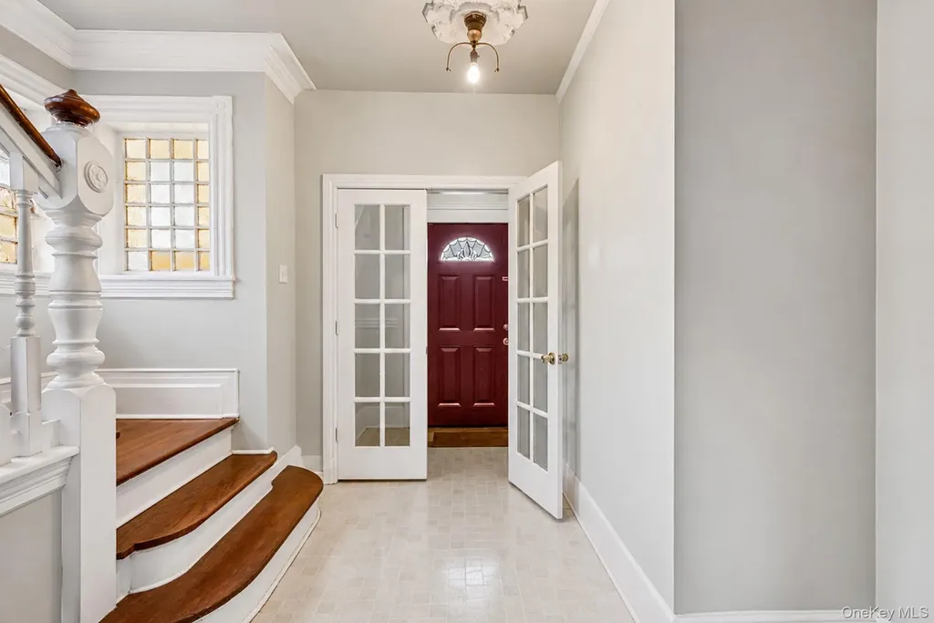 12-52 Bay Park Place Bayswater NY 11691