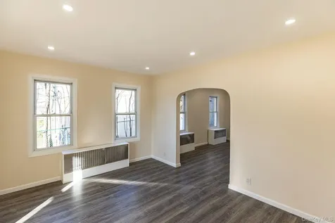 13 Knoll Place Glen Cove NY 11542