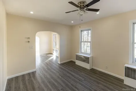 13 Knoll Place Glen Cove NY 11542