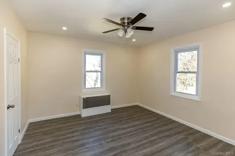 13 Knoll Place Glen Cove NY 11542