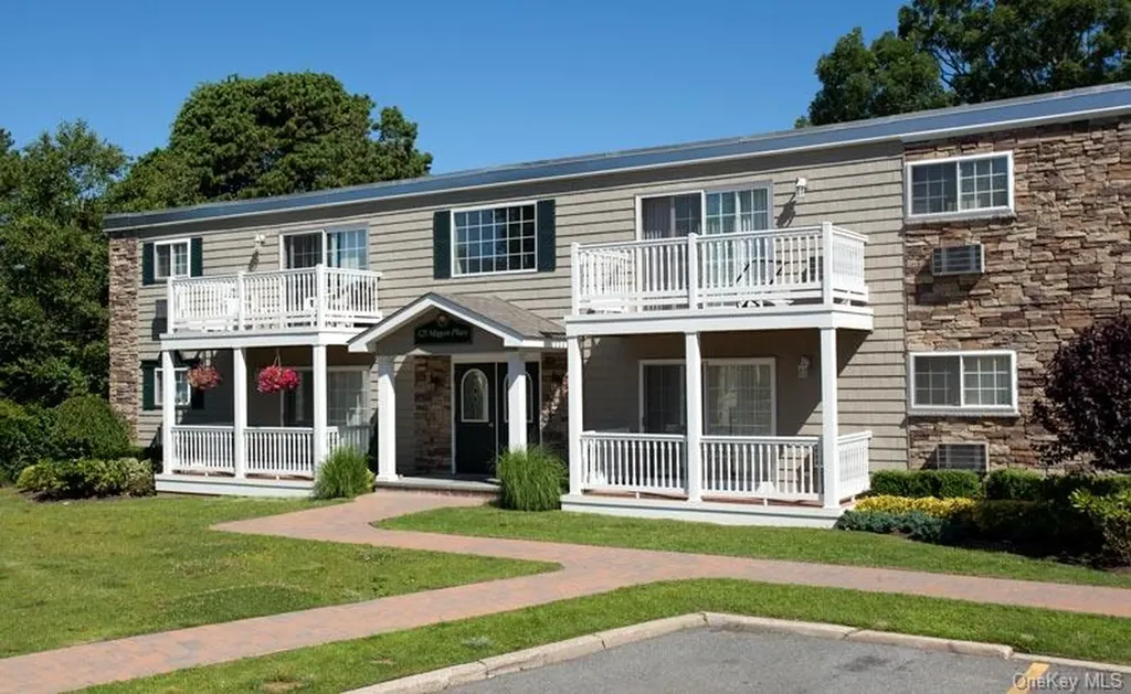110 Magaw Place West Babylon NY 11704