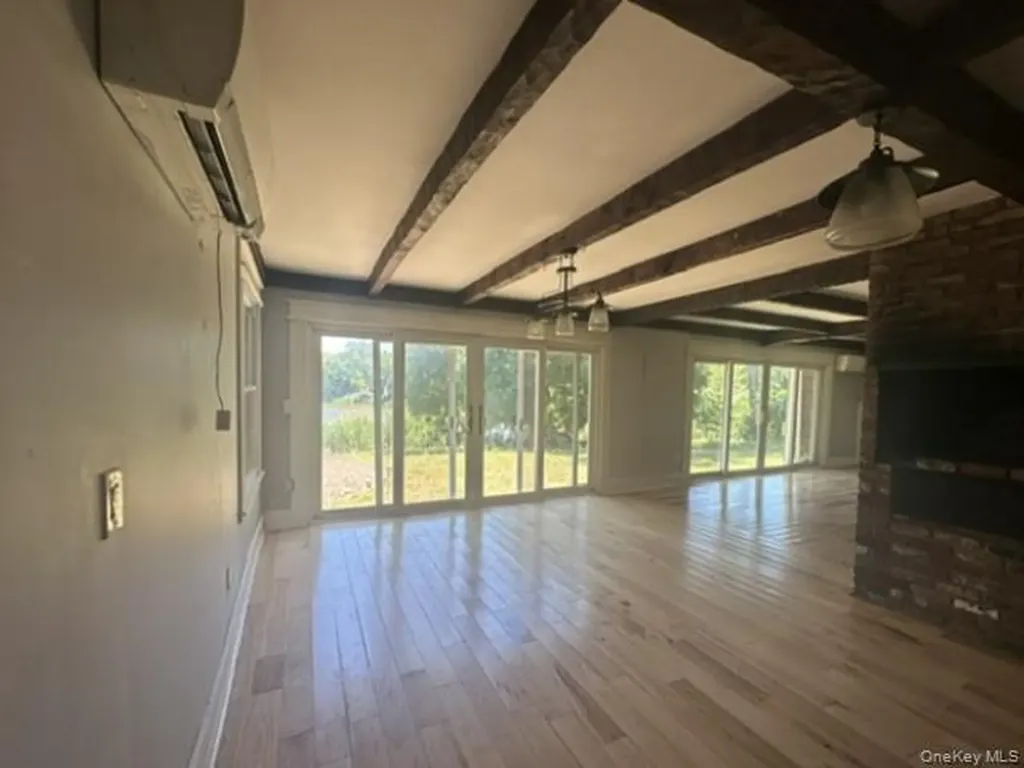 888 Pondview Road Riverhead NY 11901