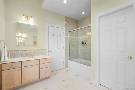 4 Griffen Drive Larchmont NY 10538