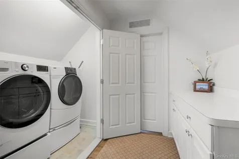 4 Griffen Drive Larchmont NY 10538