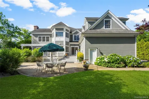 4 Griffen Drive Larchmont NY 10538