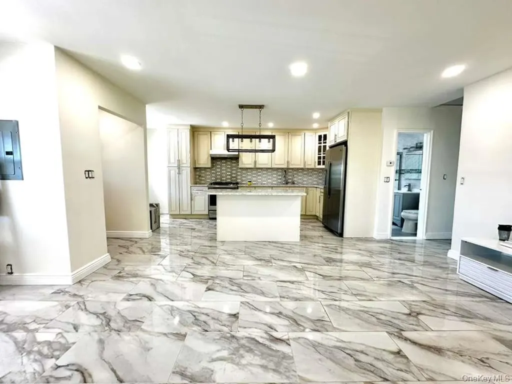 25-33 77th East Elmhurst NY 11370