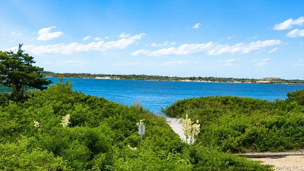 72 Circle Drive Oak Beach NY 11702