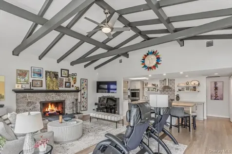 72 Circle Drive Oak Beach NY 11702