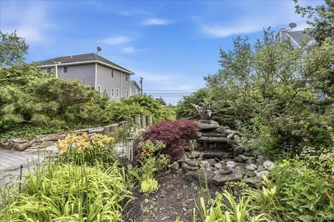 72 Circle Drive Oak Beach NY 11702