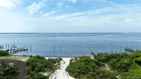 72 Circle Drive Oak Beach NY 11702
