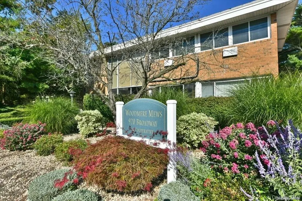920 Broadway Woodmere NY 11598