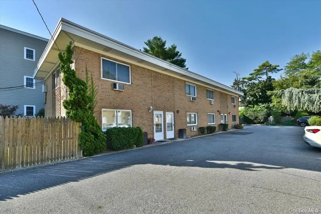 920 Broadway Woodmere NY 11598