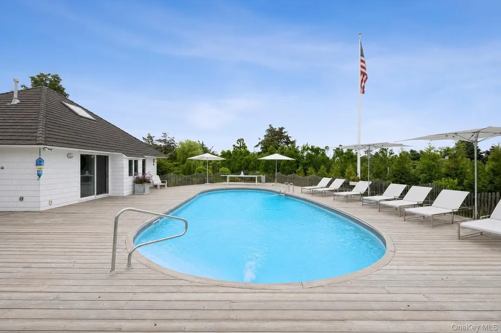 12 Ogden Lane Quogue NY 11959