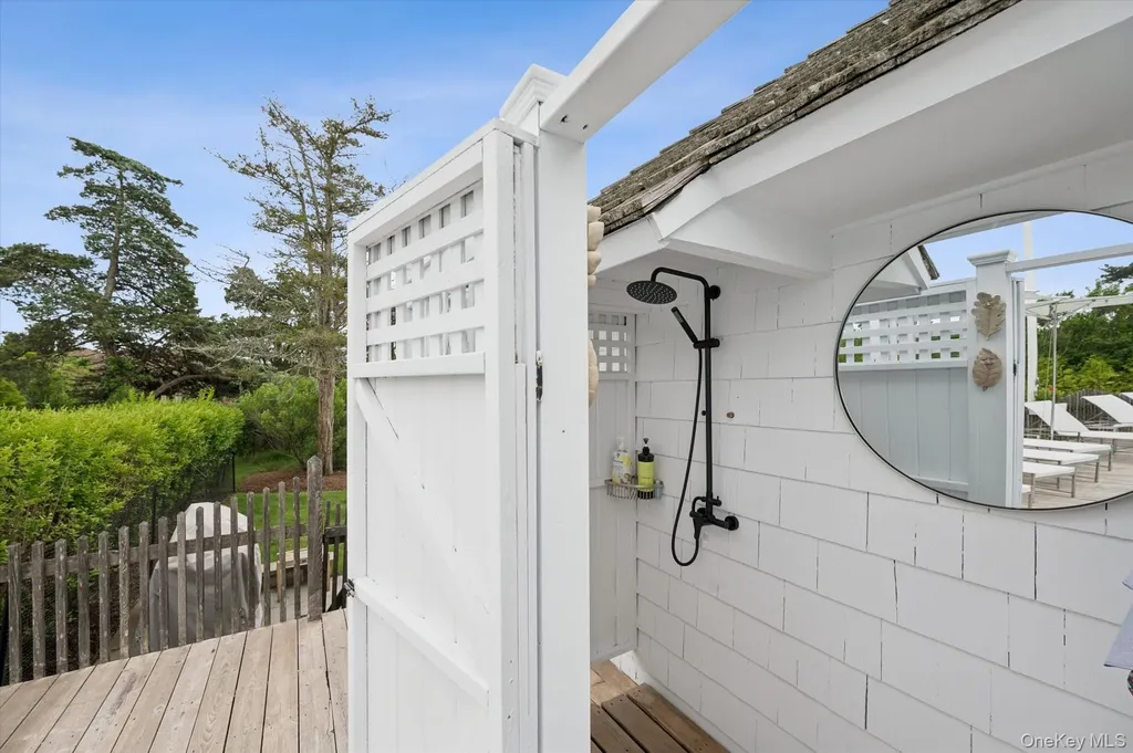 12 Ogden Lane Quogue NY 11959