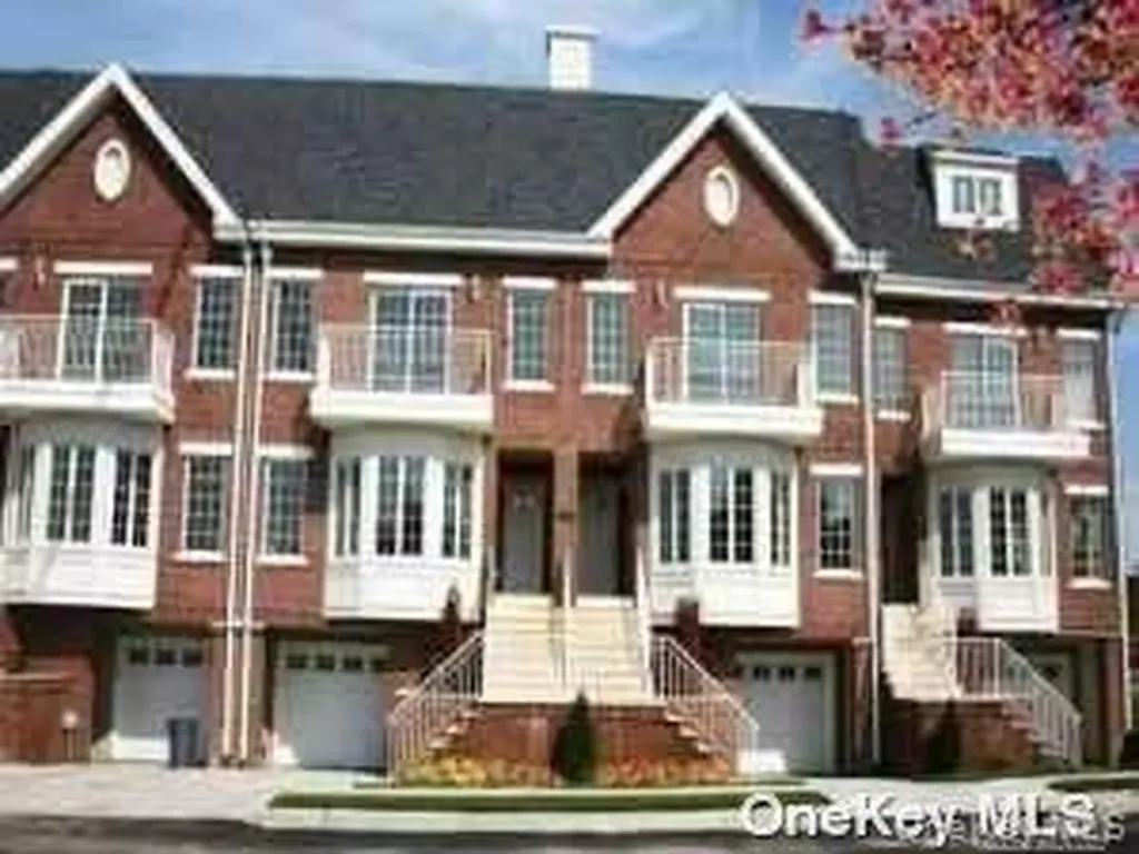 306 Soundview Lane College Point NY 11356