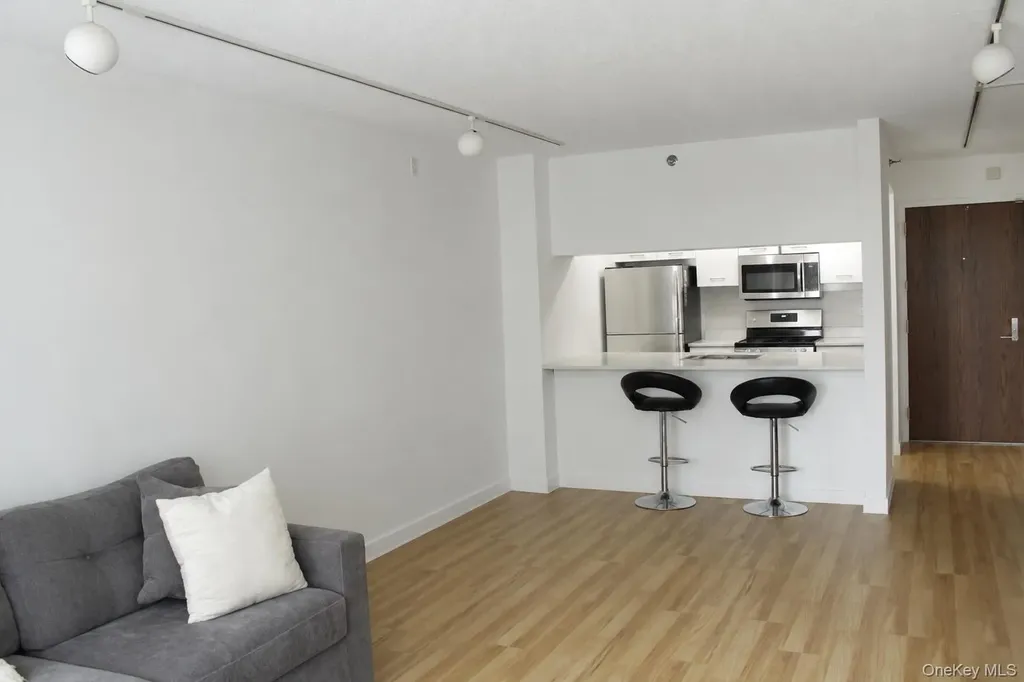 4 Martine Avenue White Plains NY 10606