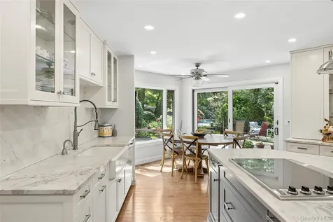 17 Danton Lane N Locust Valley NY 11560