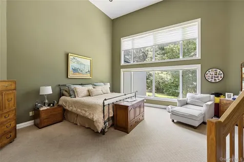 17 Danton Lane N Locust Valley NY 11560