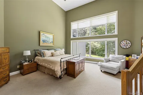 17 Danton Lane N Locust Valley NY 11560