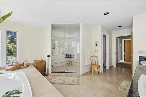 17 Danton Lane N Locust Valley NY 11560