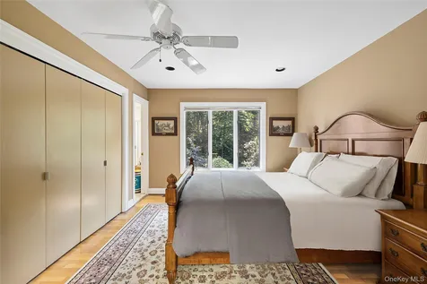 17 Danton Lane N Locust Valley NY 11560