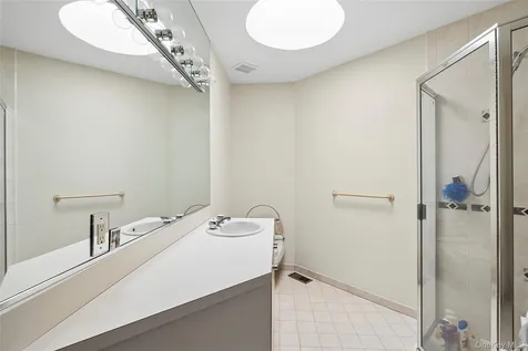 17 Danton Lane N Locust Valley NY 11560