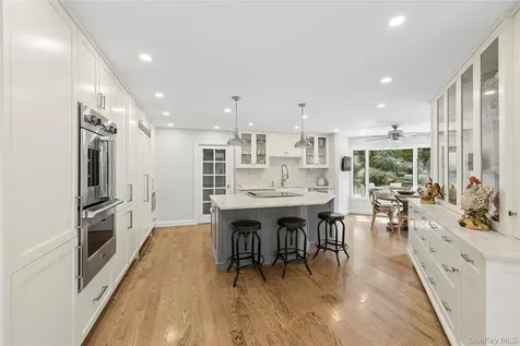 17 Danton Lane N Locust Valley NY 11560