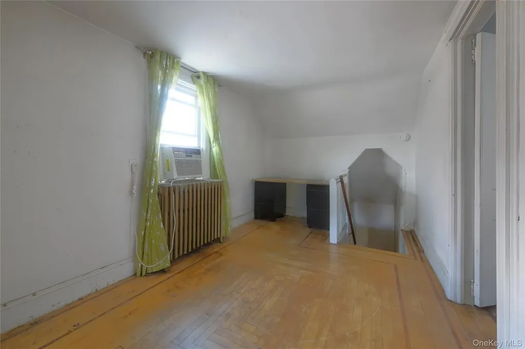 5-19 126th Street College Point NY 11356